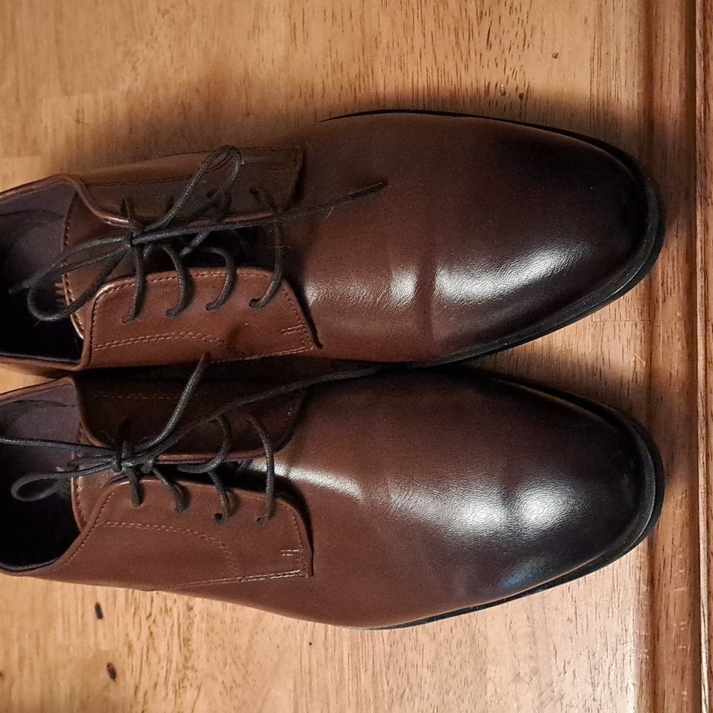 Men's dress shoes